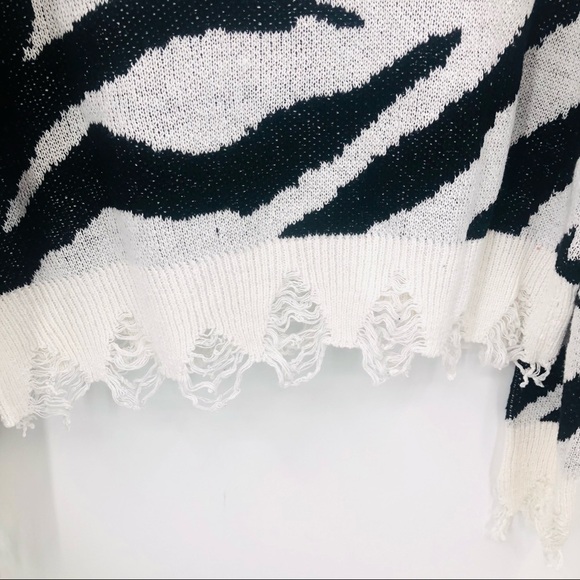 Shein Black‎ and white zebra print sweater - Picture 9 of 11